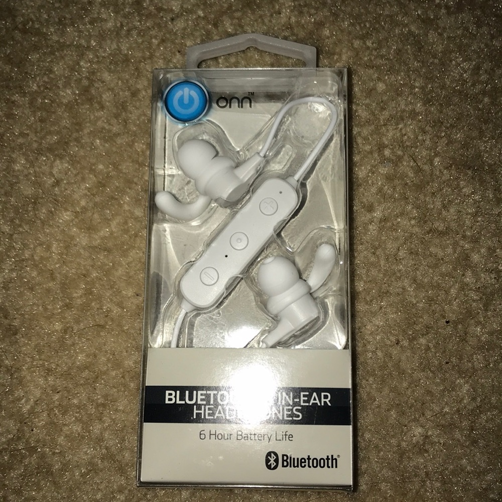 Wireless Bluetooth headphones